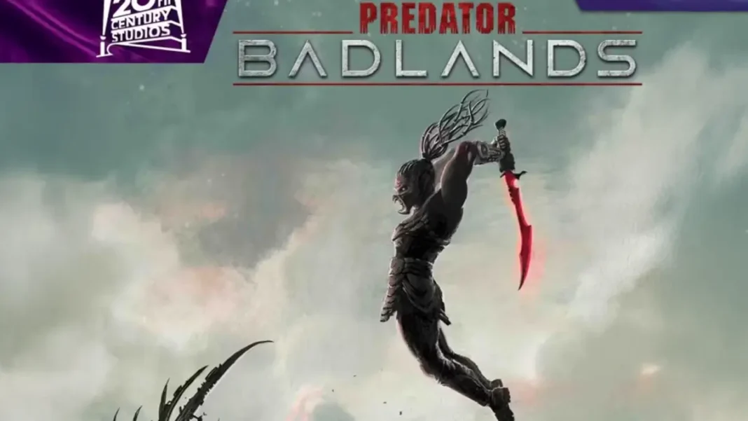 Depredador salta con hoja roja brillante hacia una criatura mecánica.